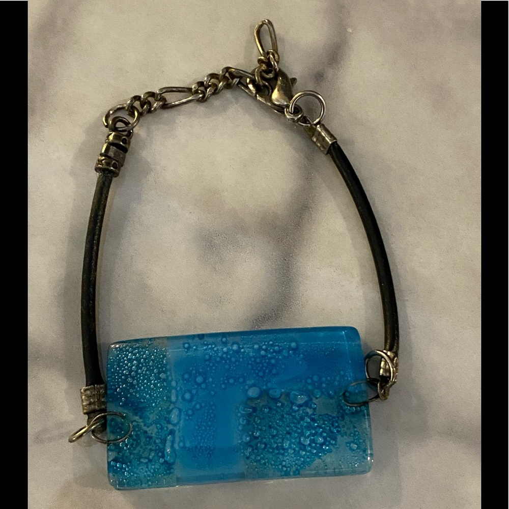 🩵Beautiful blue glass bracelet